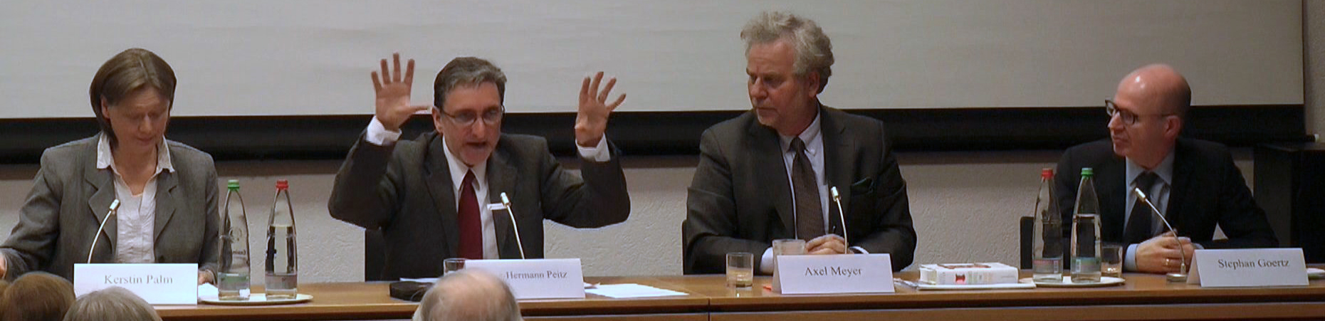 Prof. Dr. Kerstin Palm, Dr. Heinz-Hermann Peitz (Moderation), Prof. Dr. Axel Meyer, Prof. Dr. Stephan Goertz (v.l.n.r.)